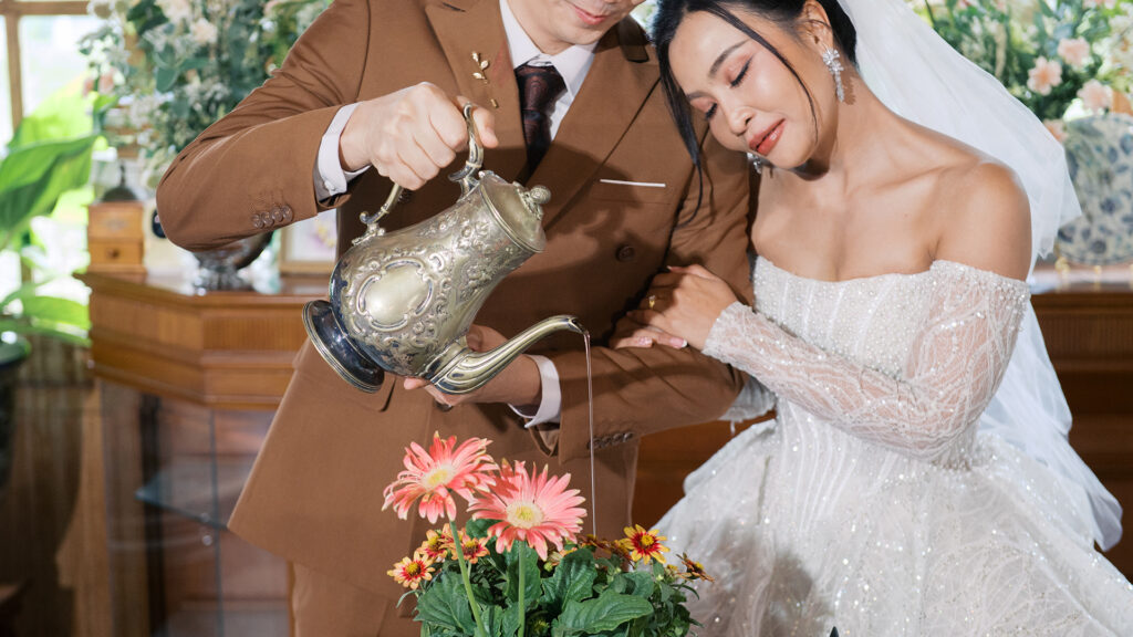 thai wedding photo at Maison de Mamie wedding venue, garden wedding, Thai wedding ceremony, Thailand wedding destination,
Thailand wedding venue, vintage wedding