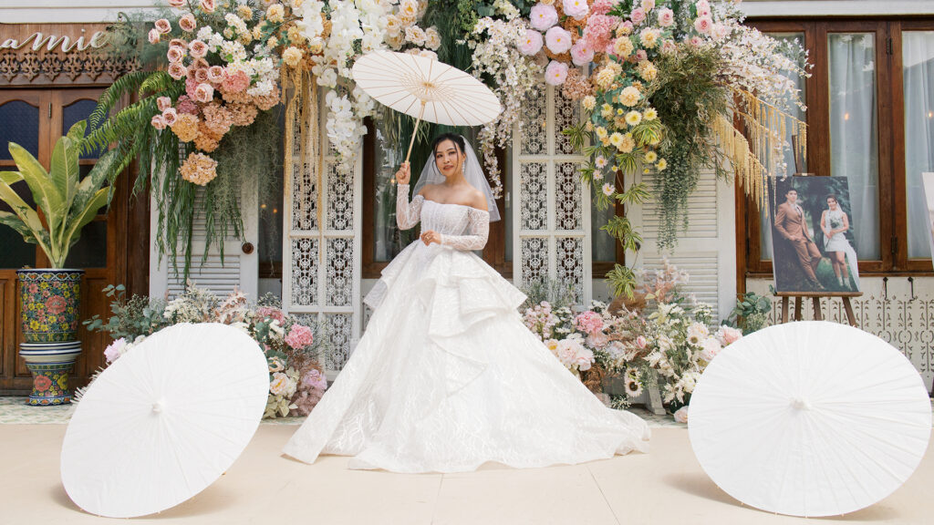 thai wedding photo at Maison de Mamie wedding venue, garden wedding, Thai wedding ceremony, Thailand wedding destination,
Thailand wedding venue, vintage wedding