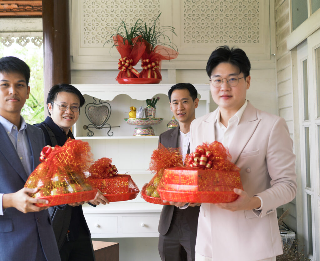 thai wedding photo at Maison de Mamie wedding venue, garden wedding, Thai wedding ceremony, Thailand wedding destination,
Thailand wedding venue, vintage wedding