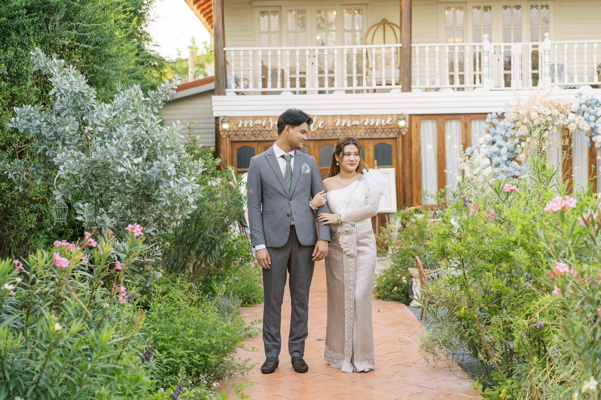 thai wedding photo at Maison de Mamie wedding venue