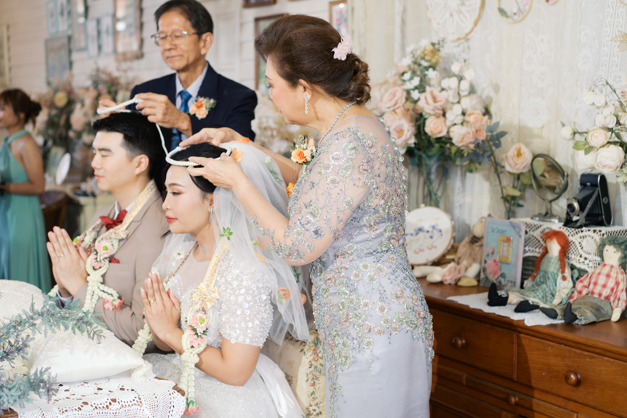 thai wedding photo at Maison de Mamie wedding venue, garden wedding, Thai wedding ceremony, Thailand wedding destination,
Thailand wedding venue, vintage wedding