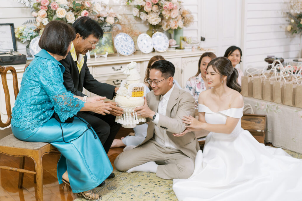 thai wedding photo at Maison de Mamie wedding venue, garden wedding, Thai wedding ceremony, Thailand wedding destination,
Thailand wedding venue