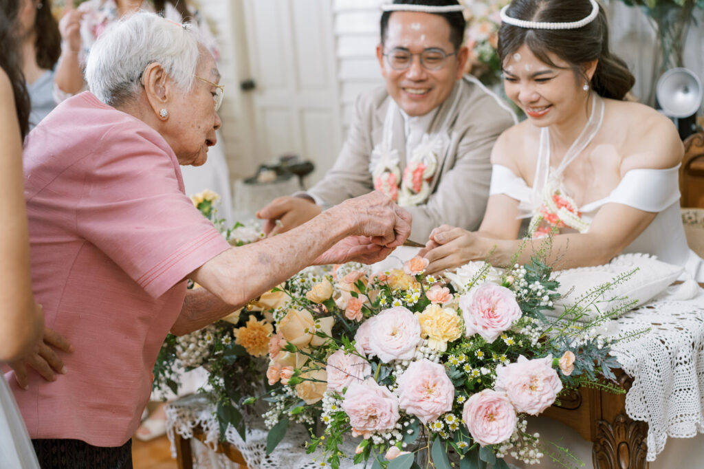 thai wedding photo at Maison de Mamie wedding venue, garden wedding, Thai wedding ceremony, Thailand wedding destination,
Thailand wedding venue