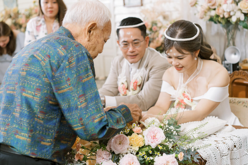 thai wedding photo at Maison de Mamie wedding venue, garden wedding, Thai wedding ceremony, Thailand wedding destination,
Thailand wedding venue