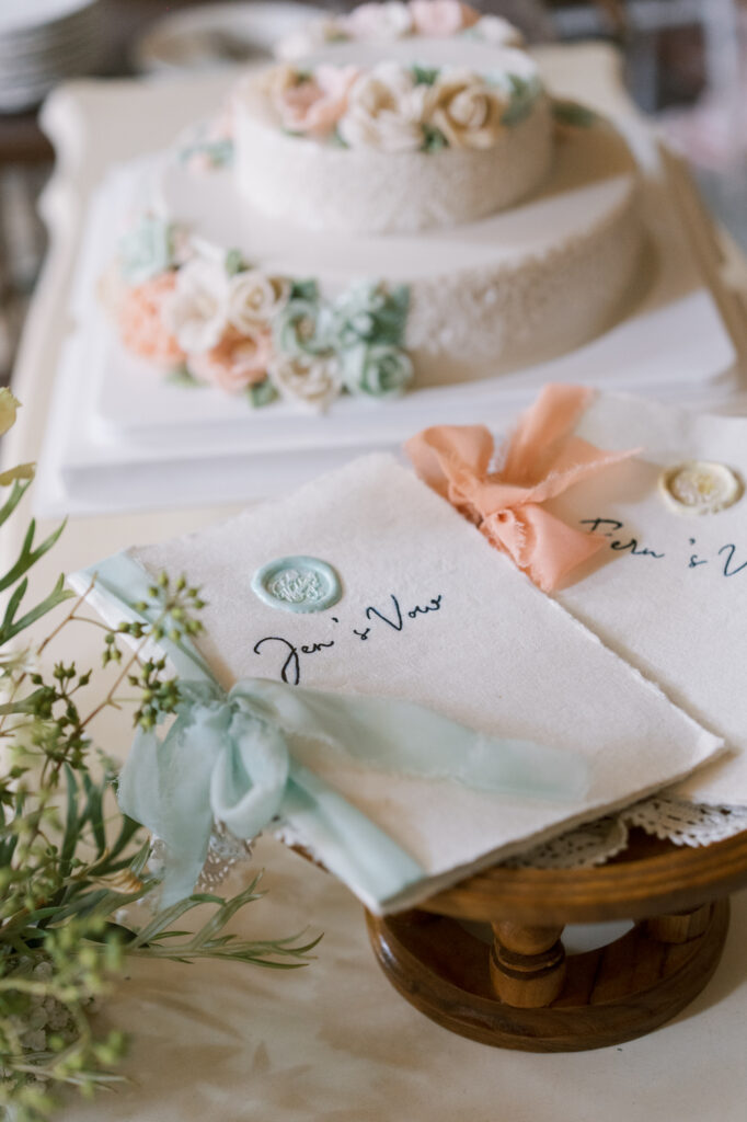 thai wedding photo at Maison de Mamie wedding venue, garden wedding, Thai wedding ceremony, Thailand wedding destination,
Thailand wedding venue