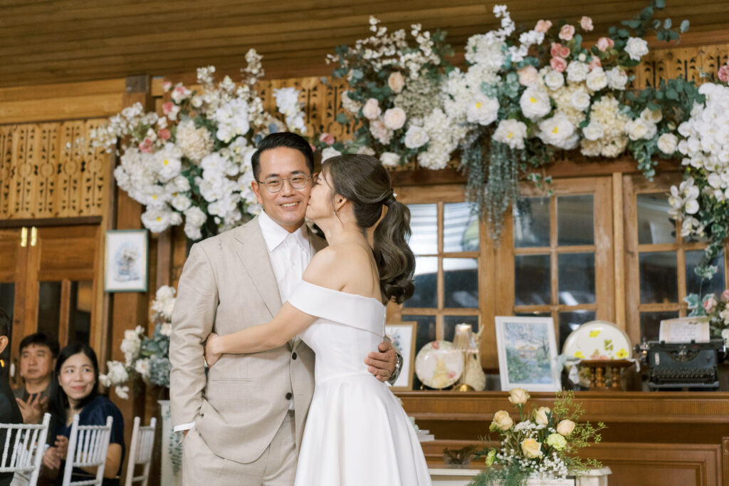 thai wedding photo at Maison de Mamie wedding venue, garden wedding, Thai wedding ceremony, Thailand wedding destination,
Thailand wedding venue