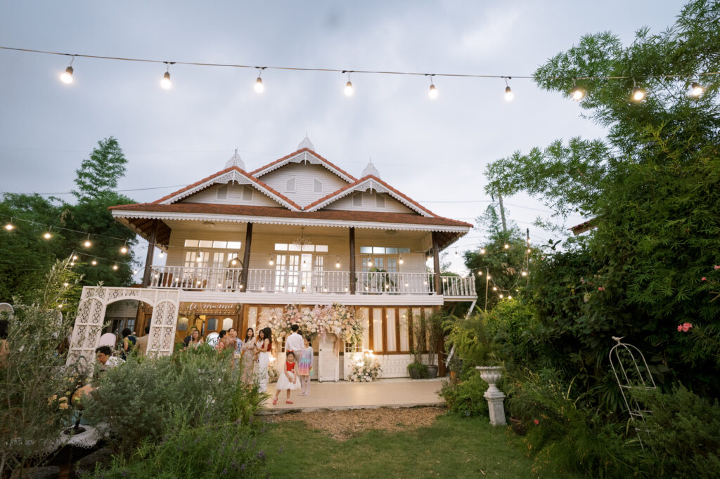 thai wedding photo at Maison de Mamie wedding venue, garden wedding, Thai wedding ceremony, Thailand wedding destination,
Thailand wedding venue
