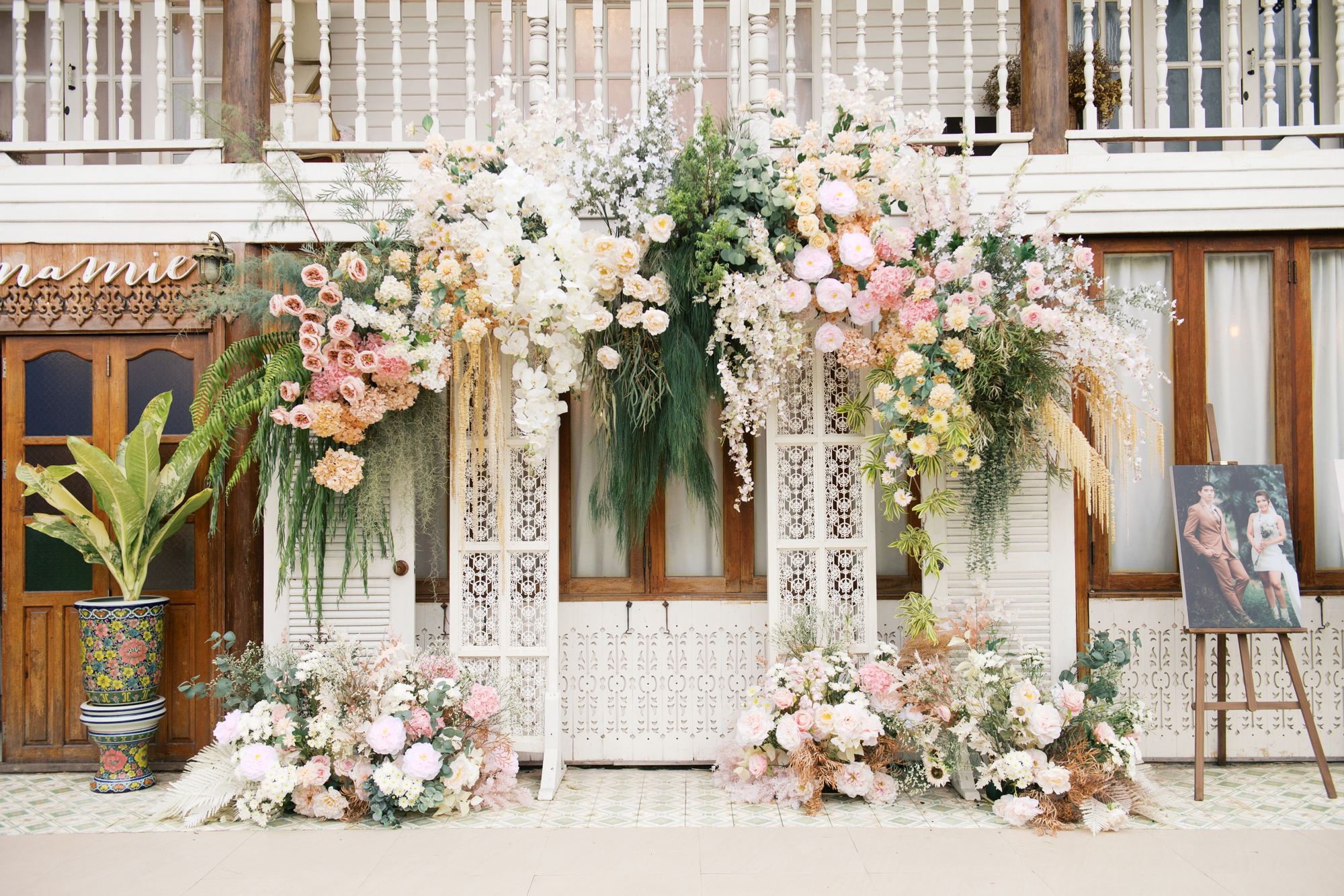 thai wedding photo at Maison de Mamie wedding venue, garden wedding, Thai wedding ceremony, Thailand wedding destination,
Thailand wedding venue, vintage wedding