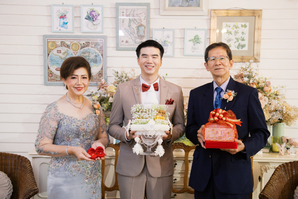 thai wedding photo at Maison de Mamie wedding venue, garden wedding, Thai wedding ceremony, Thailand wedding destination,
Thailand wedding venue, vintage wedding
