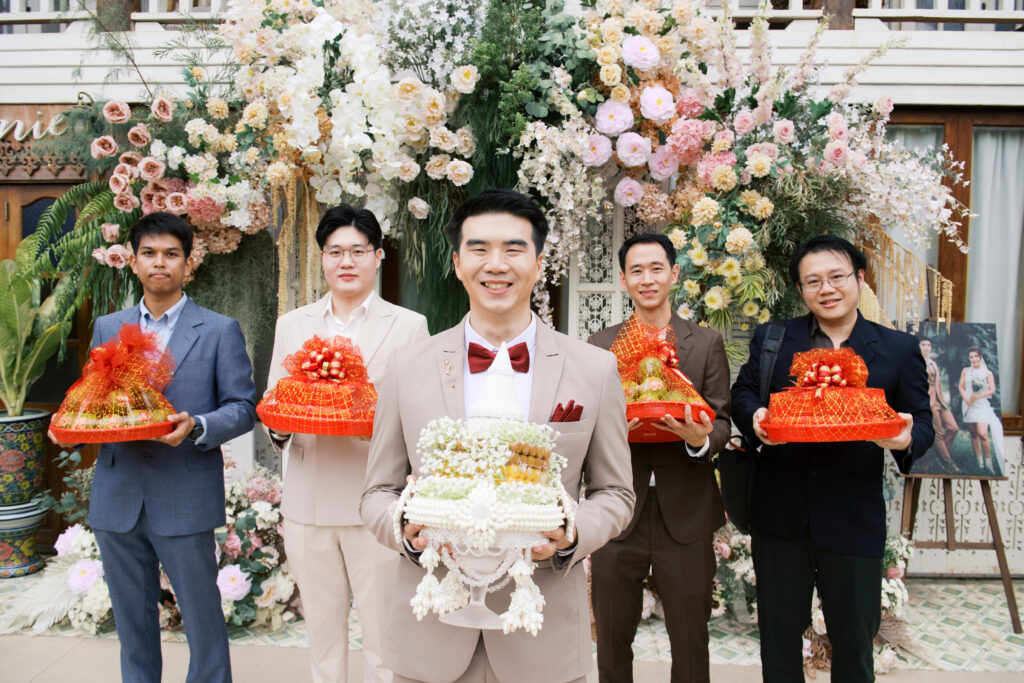 thai wedding photo at Maison de Mamie wedding venue, garden wedding, Thai wedding ceremony, Thailand wedding destination,
Thailand wedding venue, vintage wedding
