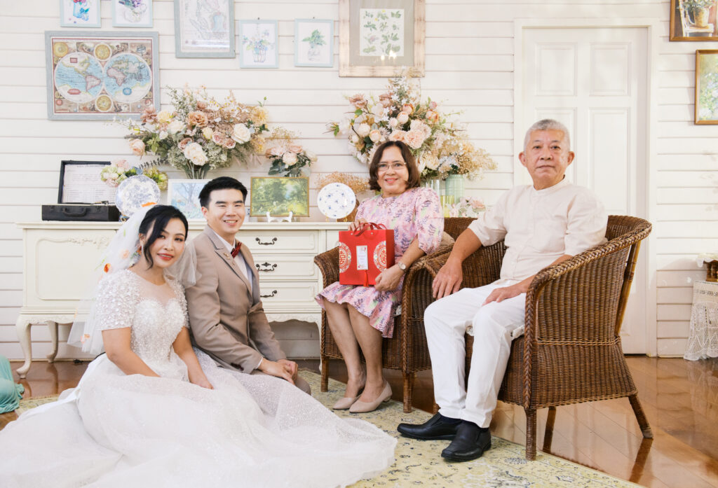 thai wedding photo at Maison de Mamie wedding venue, garden wedding, Thai wedding ceremony, Thailand wedding destination,
Thailand wedding venue, vintage wedding