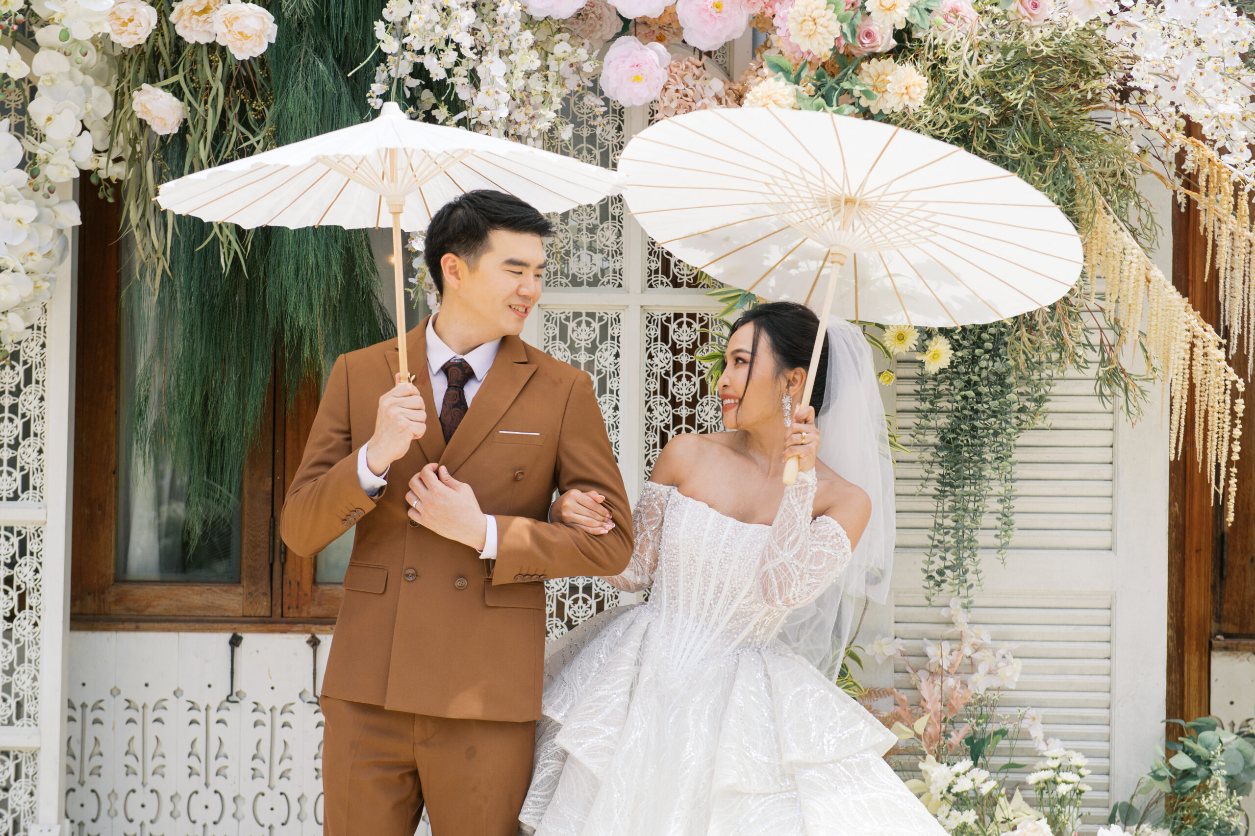 thai wedding photo at Maison de Mamie wedding venue, garden wedding, Thai wedding ceremony, Thailand wedding destination,
Thailand wedding venue, vintage wedding