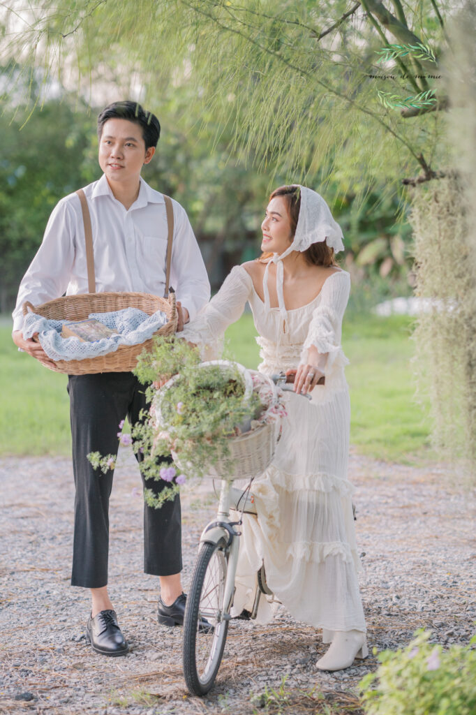 pre wedding photography, vintage wedding photo, garden wedding, maison de mamie wedding venue, wedding photography