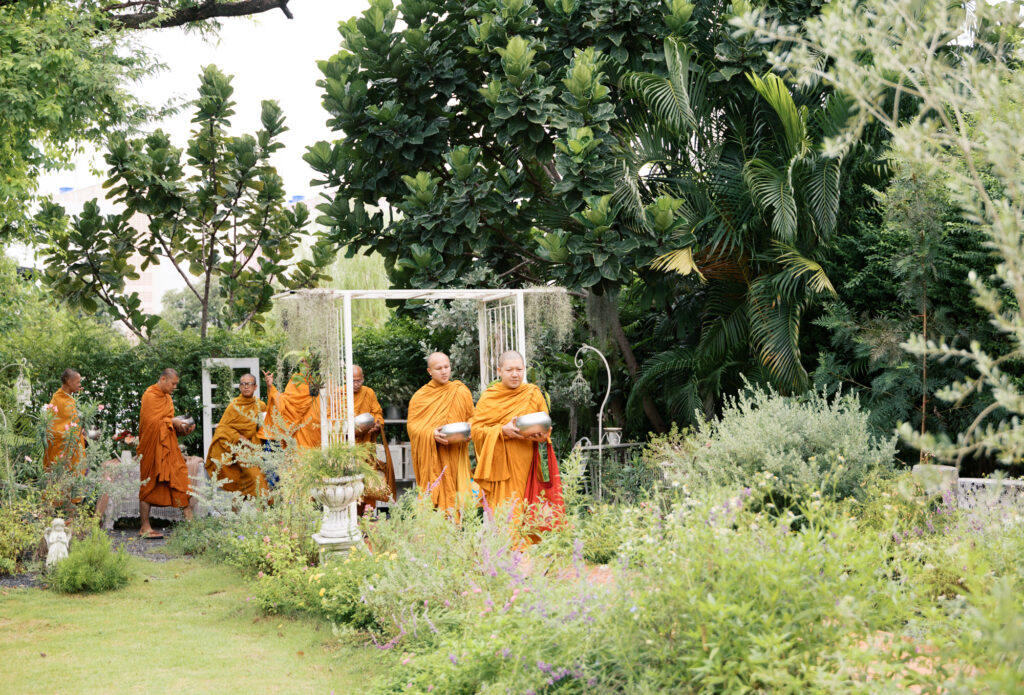 thai wedding photo at Maison de Mamie wedding venue, garden wedding, Thai wedding ceremony, Thailand wedding destination,
Thailand wedding venue, vintage wedding