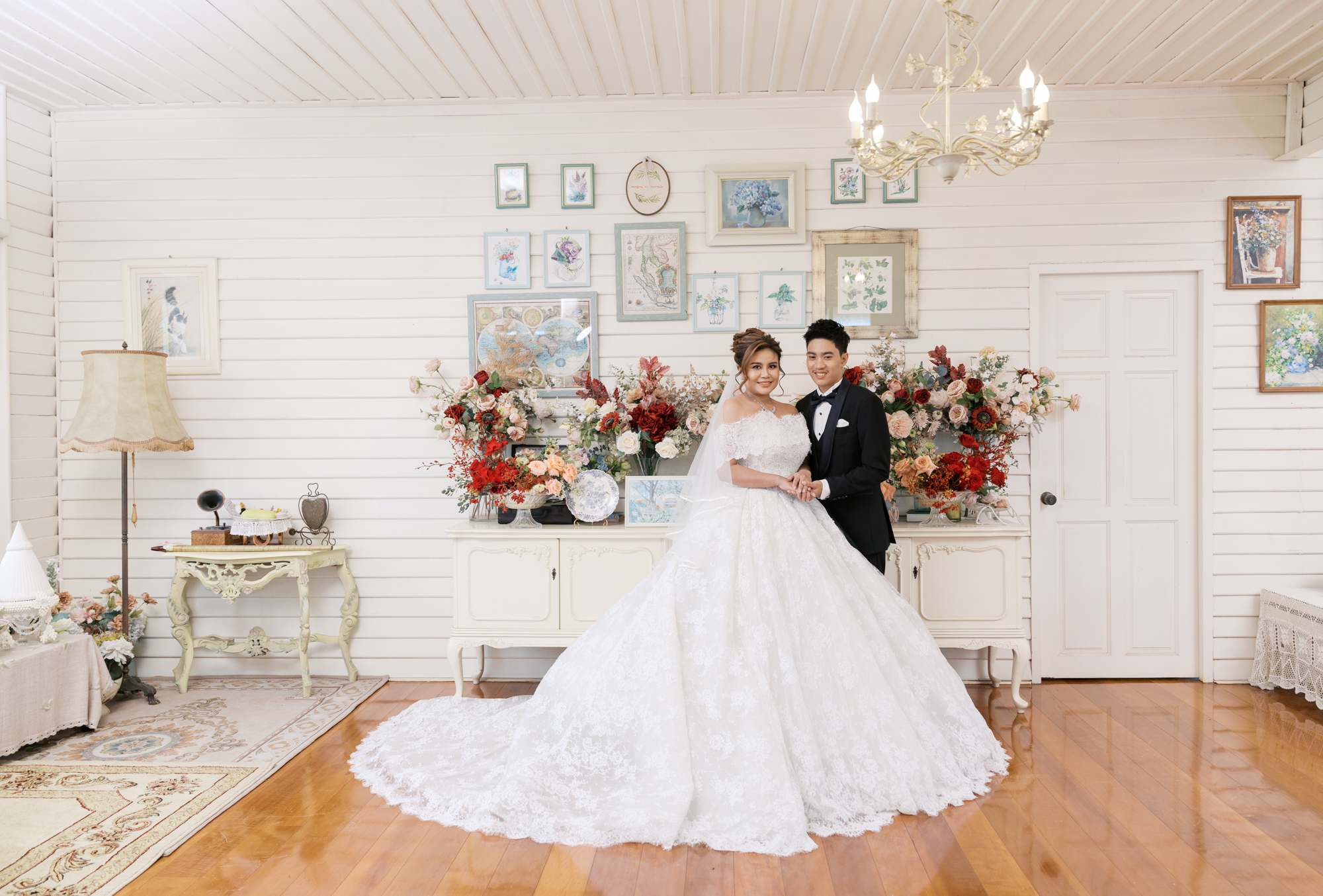 thai wedding photo at Maison de Mamie wedding venue, garden wedding, Thai wedding ceremony, Thailand wedding destination,
Thailand wedding venue, vintage wedding
