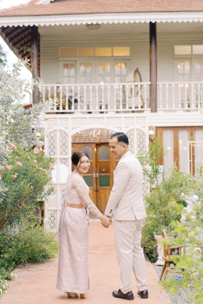thai wedding photo at Maison de Mamie wedding venue, garden wedding, Thai wedding ceremony, Thailand wedding destination,
Thailand wedding venue, vintage wedding, thai-chinese wedding, wedding inter