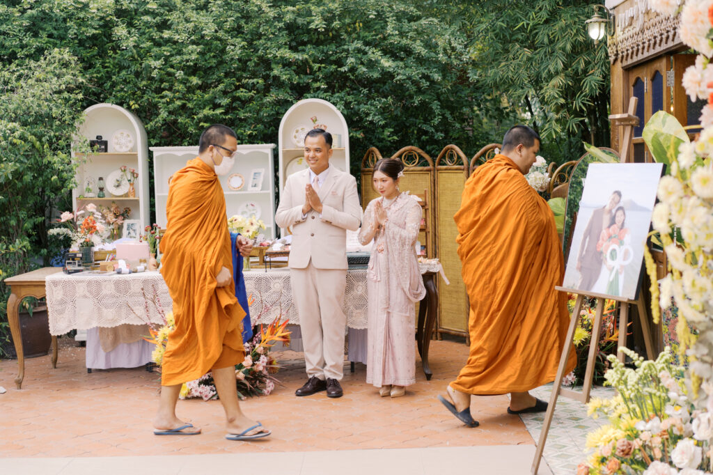 thai wedding photo at Maison de Mamie wedding venue, garden wedding, Thai wedding ceremony, Thailand wedding destination,
Thailand wedding venue, vintage wedding, thai-chinese wedding, wedding inter