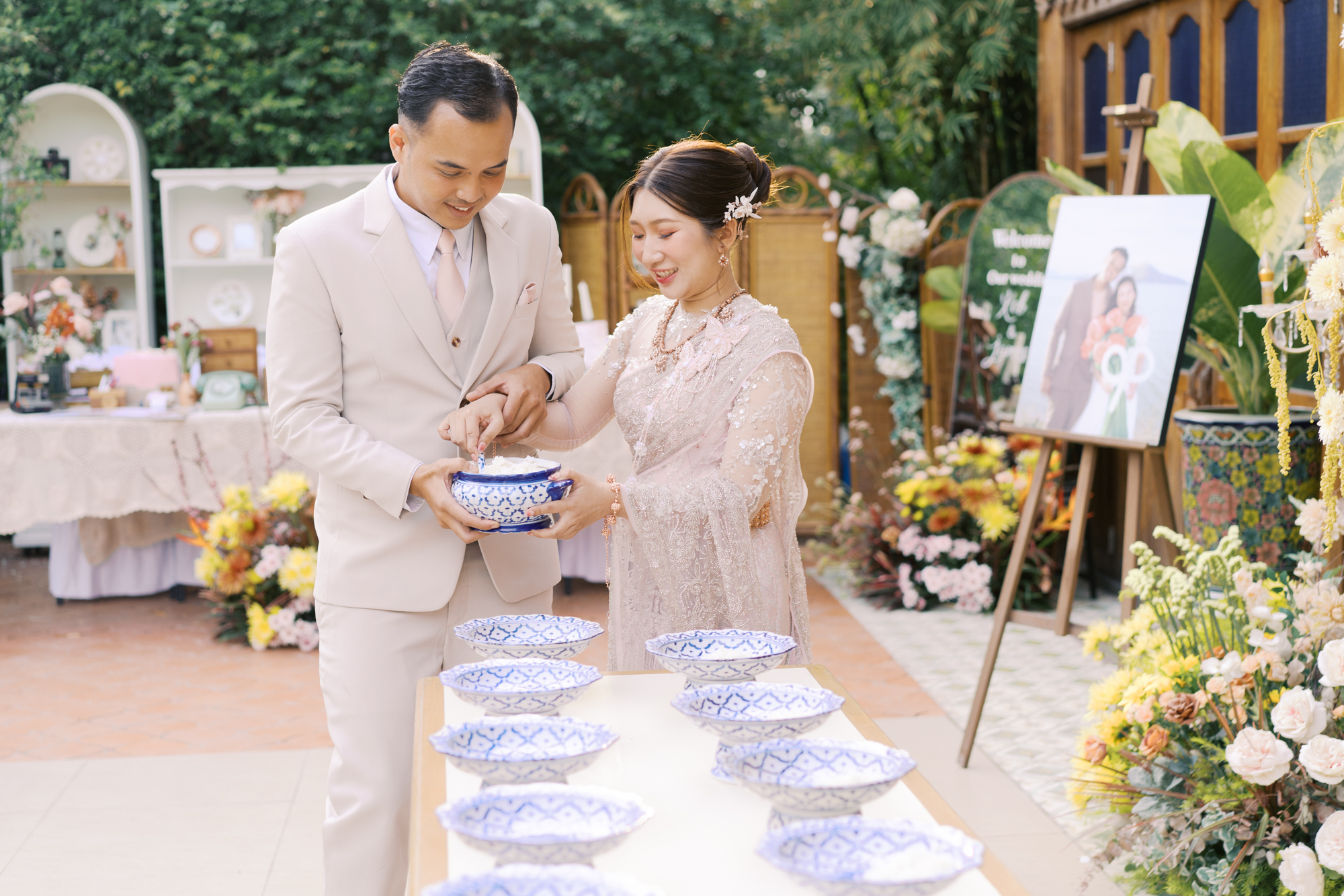 thai wedding photo at Maison de Mamie wedding venue, garden wedding, Thai wedding ceremony, Thailand wedding destination,
Thailand wedding venue, vintage wedding, thai-chinese wedding, wedding inter