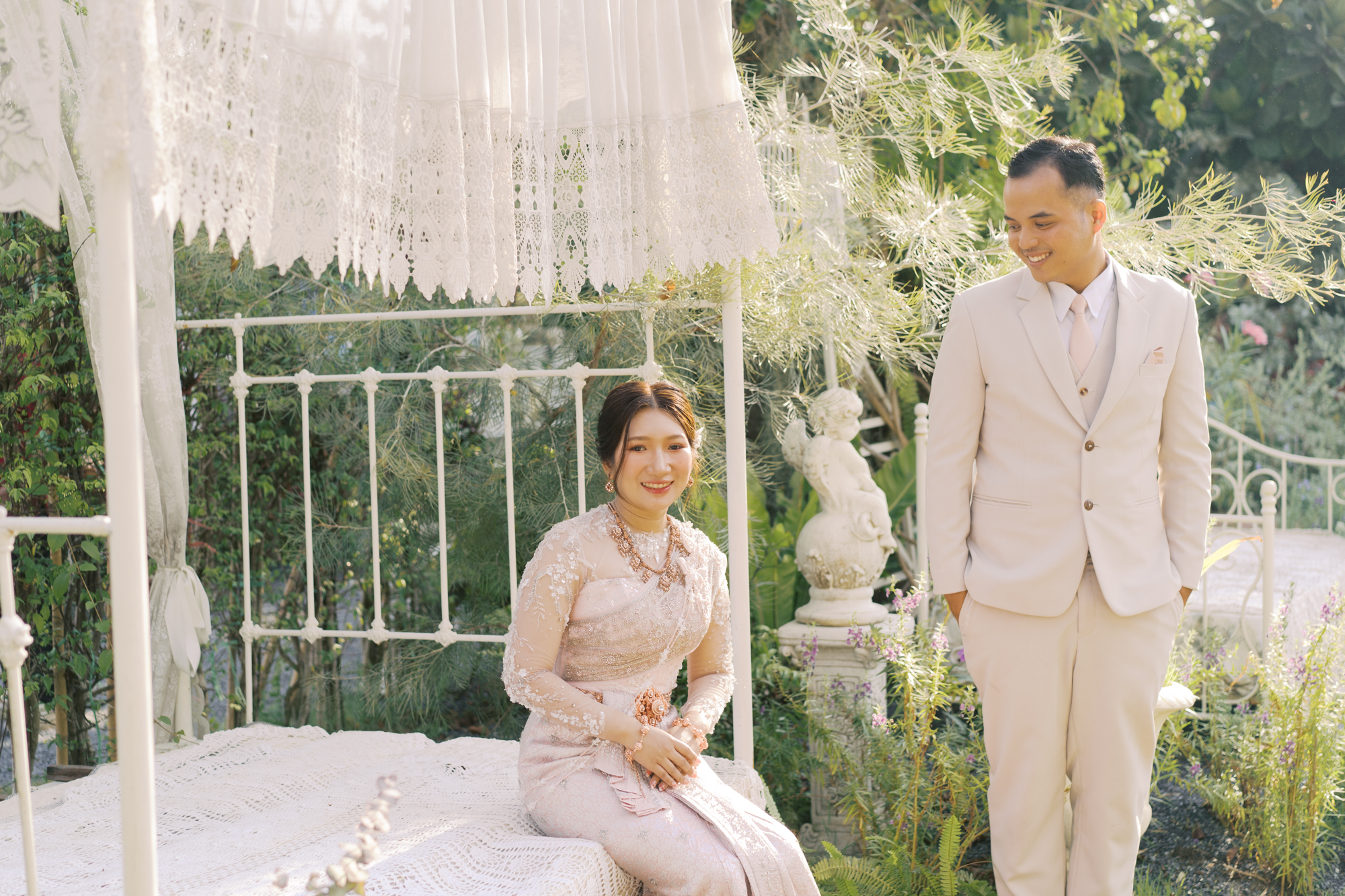 thai wedding photo at Maison de Mamie wedding venue, garden wedding, Thai wedding ceremony, Thailand wedding destination,
Thailand wedding venue, vintage wedding, thai-chinese wedding, wedding inter