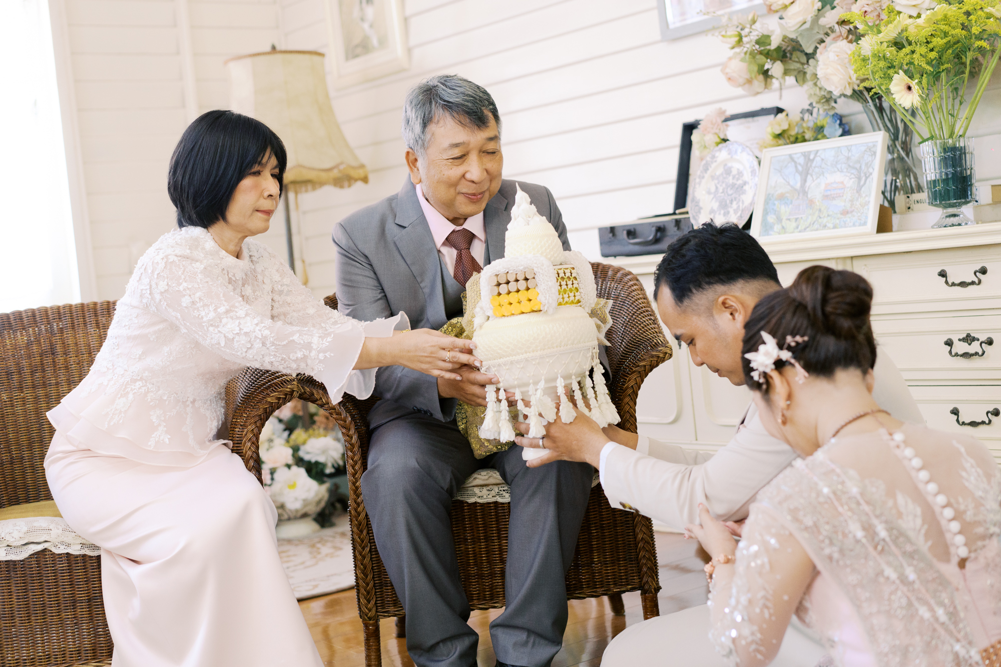 thai wedding photo at Maison de Mamie wedding venue, garden wedding, Thai wedding ceremony, Thailand wedding destination,
Thailand wedding venue, vintage wedding, thai-chinese wedding, wedding inter