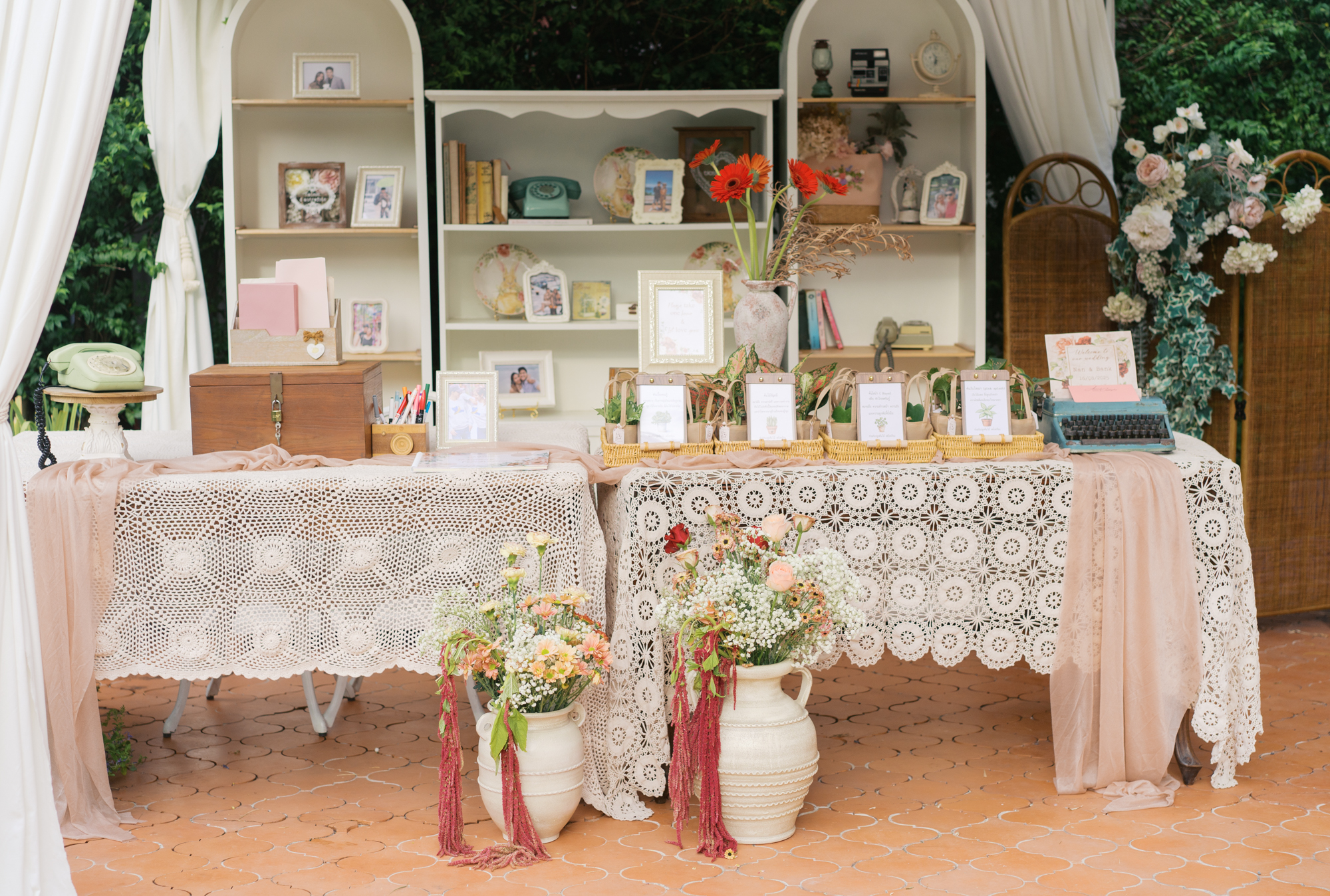 thai wedding photo at Maison de Mamie wedding venue, garden wedding, Thai wedding ceremony, Thailand wedding destination,
Thailand wedding venue, vintage wedding