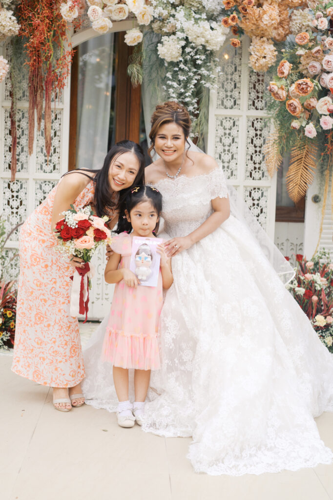 thai wedding photo at Maison de Mamie wedding venue, garden wedding, Thai wedding ceremony, Thailand wedding destination,
Thailand wedding venue, vintage wedding