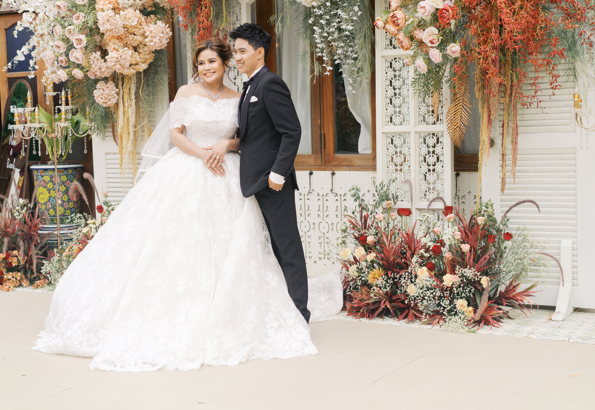 thai wedding photo at Maison de Mamie wedding venue, garden wedding, Thai wedding ceremony, Thailand wedding destination,
Thailand wedding venue, vintage wedding