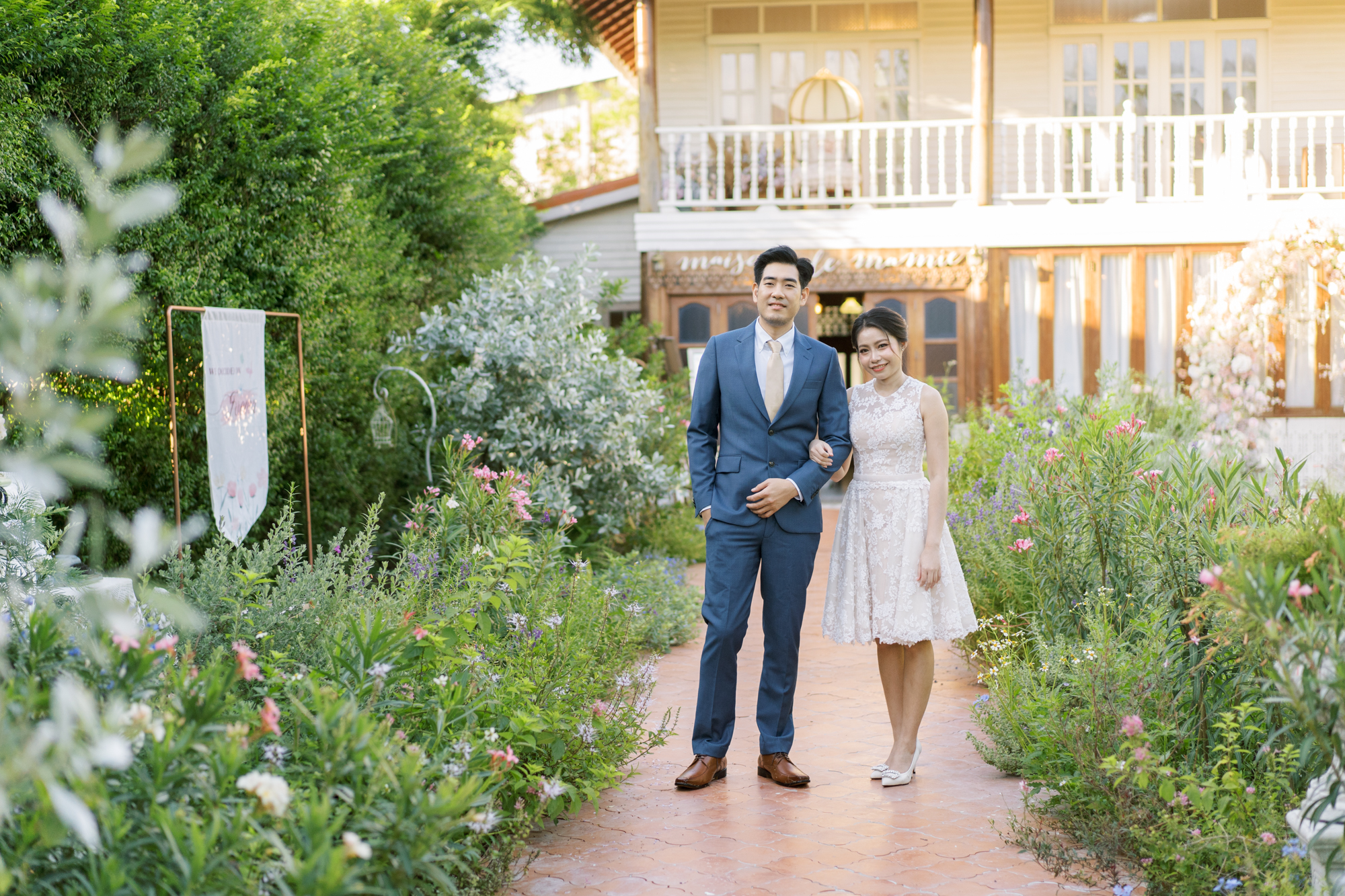 thai wedding photo at Maison de Mamie wedding venue, garden wedding, Thai wedding ceremony, Thailand wedding destination,
Thailand wedding venue, vintage wedding