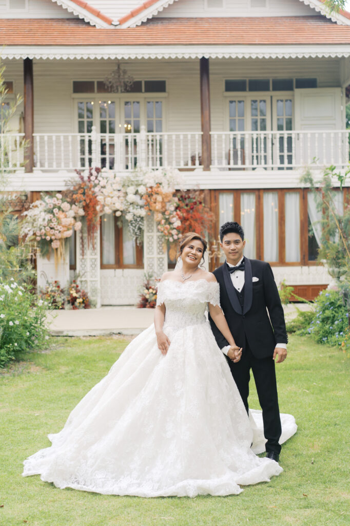 thai wedding photo at Maison de Mamie wedding venue, garden wedding, Thai wedding ceremony, Thailand wedding destination,
Thailand wedding venue, vintage wedding