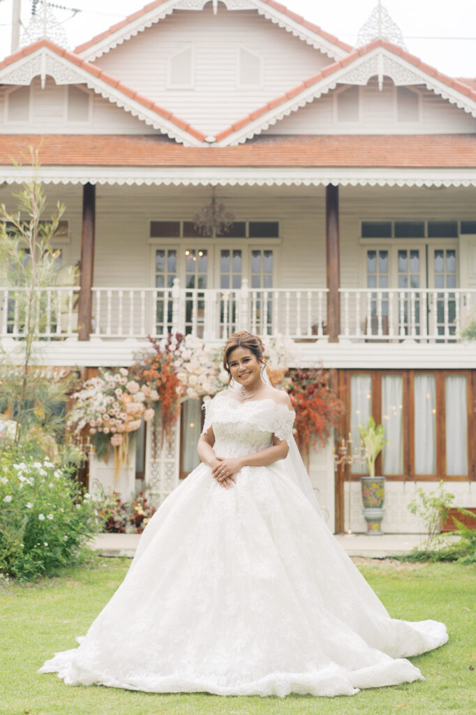 thai wedding photo at Maison de Mamie wedding venue, garden wedding, Thai wedding ceremony, Thailand wedding destination,
Thailand wedding venue, vintage wedding