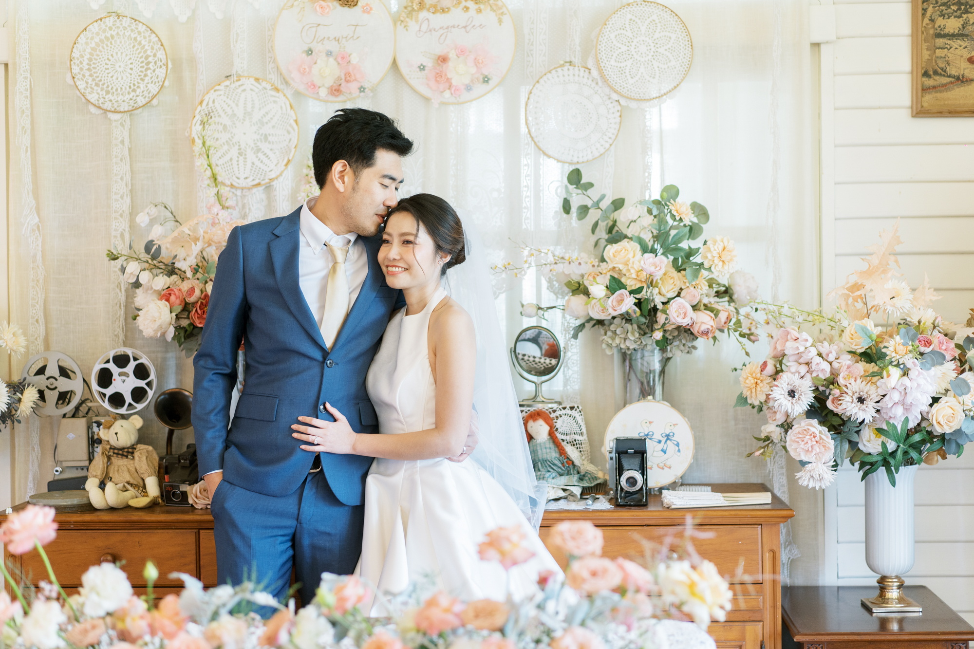thai wedding photo at Maison de Mamie wedding venue, garden wedding, Thai wedding ceremony, Thailand wedding destination,
Thailand wedding venue, vintage wedding