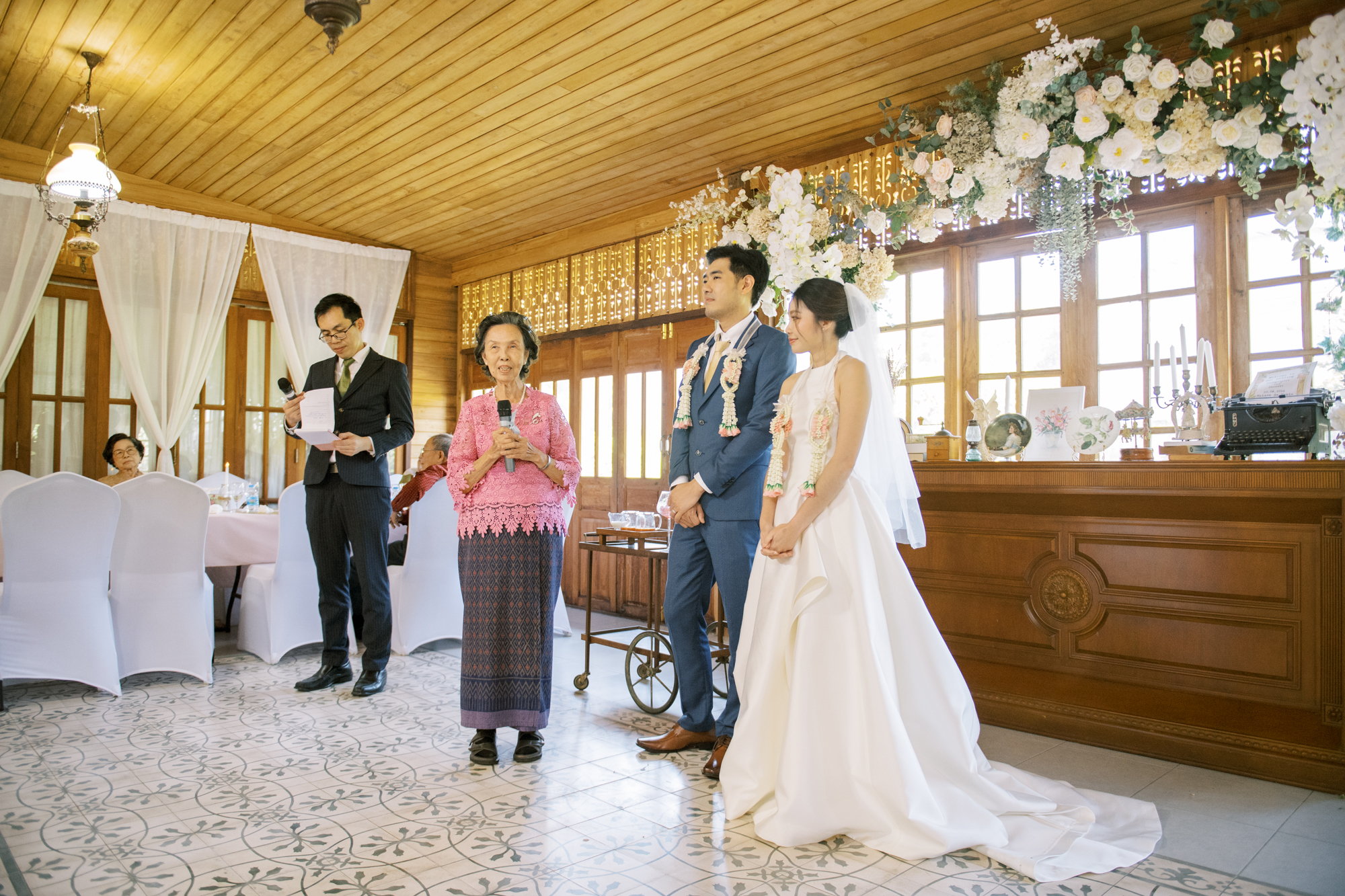 thai wedding photo at Maison de Mamie wedding venue, garden wedding, Thai wedding ceremony, Thailand wedding destination,
Thailand wedding venue, vintage wedding