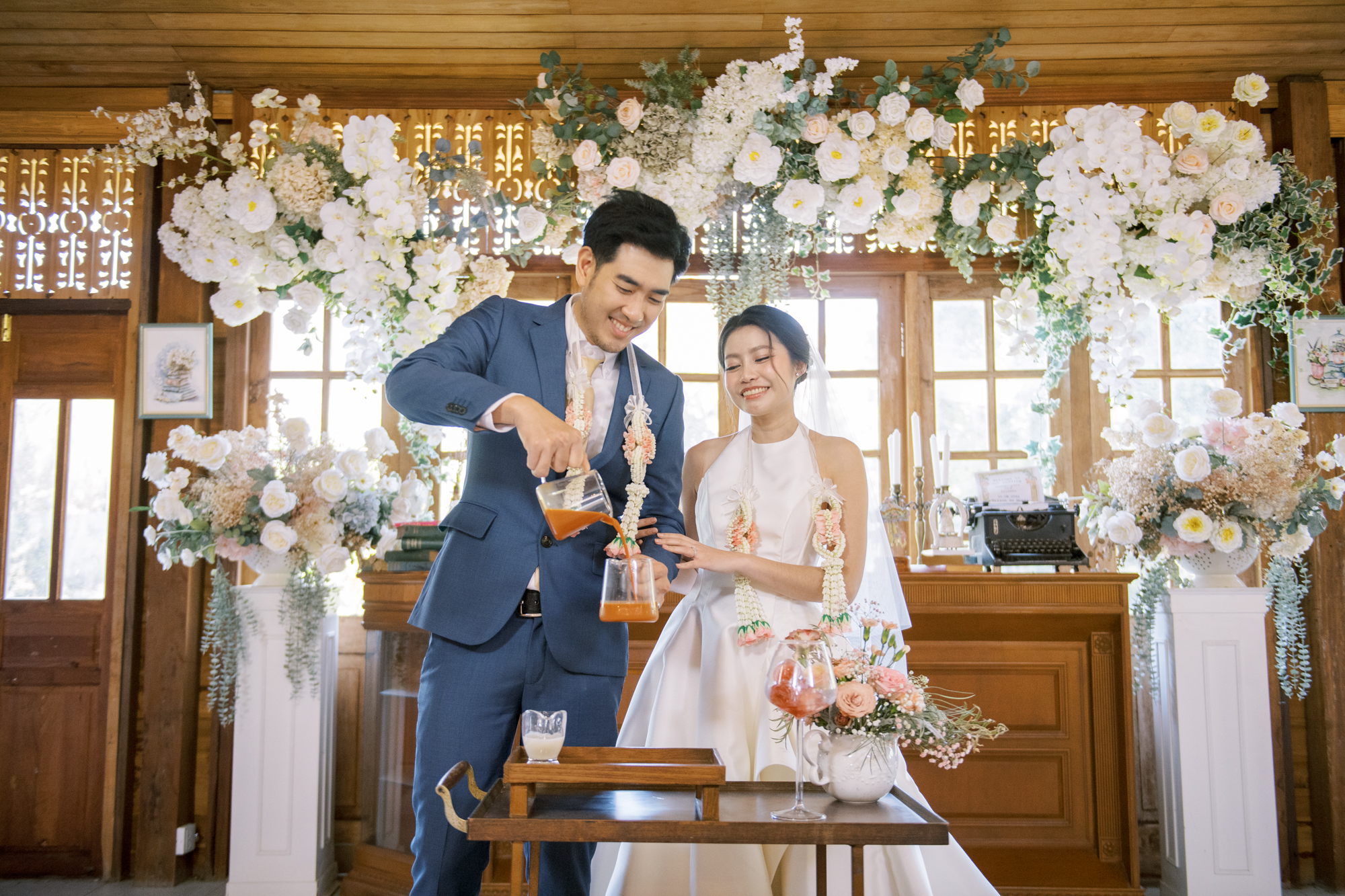 thai wedding photo at Maison de Mamie wedding venue, garden wedding, Thai wedding ceremony, Thailand wedding destination,
Thailand wedding venue, vintage wedding