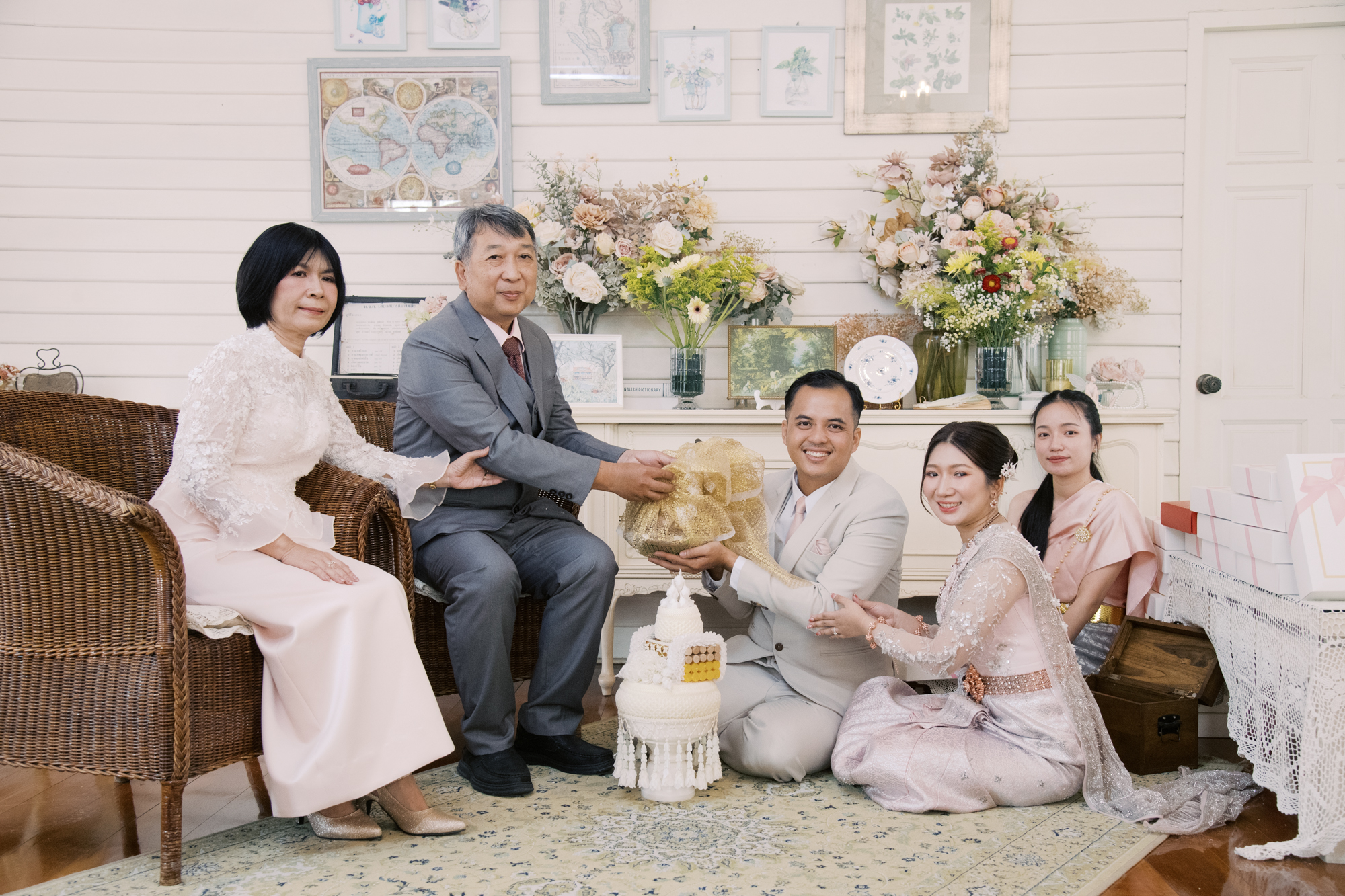 thai wedding photo at Maison de Mamie wedding venue, garden wedding, Thai wedding ceremony, Thailand wedding destination,
Thailand wedding venue, vintage wedding, thai-chinese wedding, wedding inter