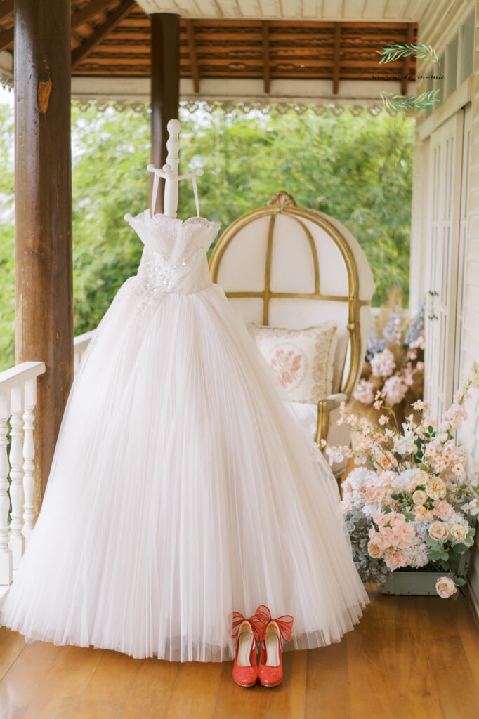 thai wedding photo at Maison de Mamie wedding venue, garden wedding, Thai wedding ceremony, Thailand wedding destination,
Thailand wedding venue, vintage wedding
