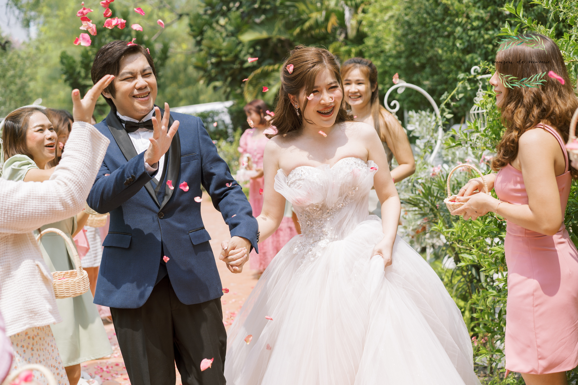 thai wedding photo at Maison de Mamie wedding venue, garden wedding, Thai wedding ceremony, Thailand wedding destination,
Thailand wedding venue, vintage wedding