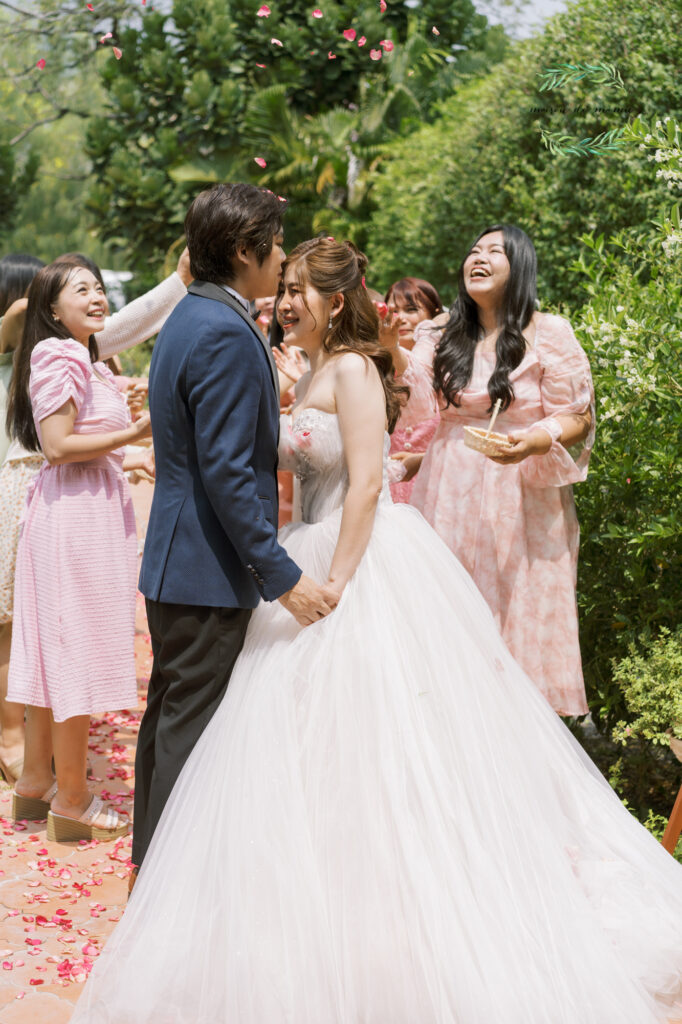 thai wedding photo at Maison de Mamie wedding venue, garden wedding, Thai wedding ceremony, Thailand wedding destination,
Thailand wedding venue, vintage wedding