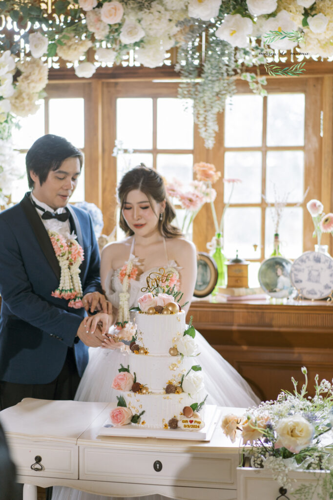 thai wedding photo at Maison de Mamie wedding venue, garden wedding, Thai wedding ceremony, Thailand wedding destination,
Thailand wedding venue, vintage wedding