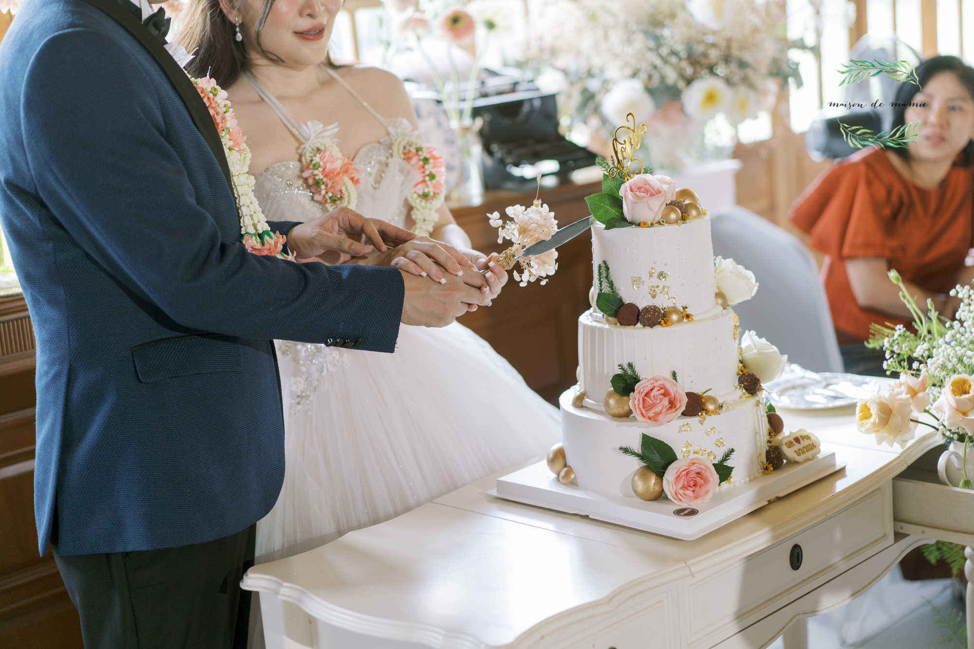 thai wedding photo at Maison de Mamie wedding venue, garden wedding, Thai wedding ceremony, Thailand wedding destination,
Thailand wedding venue, vintage wedding