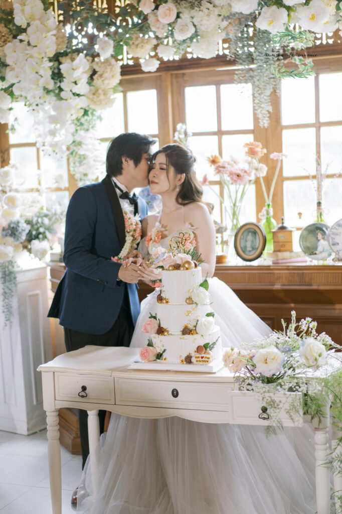 thai wedding photo at Maison de Mamie wedding venue, garden wedding, Thai wedding ceremony, Thailand wedding destination,
Thailand wedding venue, vintage wedding