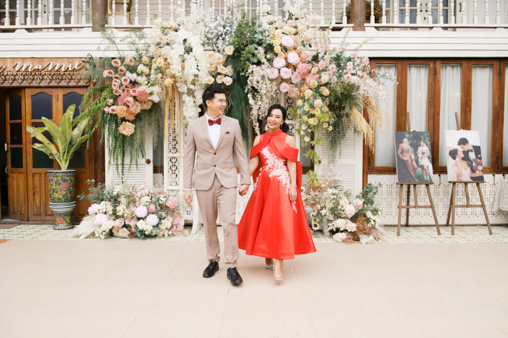 thai wedding photo at Maison de Mamie wedding venue, garden wedding, Thai wedding ceremony, Thailand wedding destination, Thailand wedding venue, vintage wedding